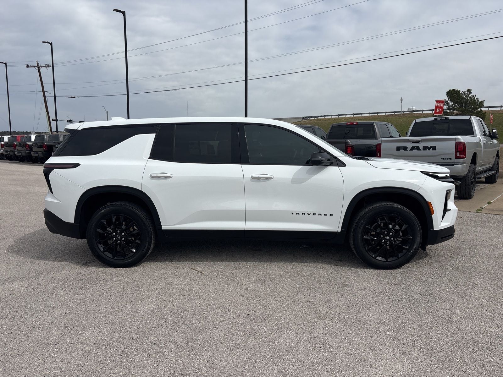 2024 Chevrolet Traverse FWD LS