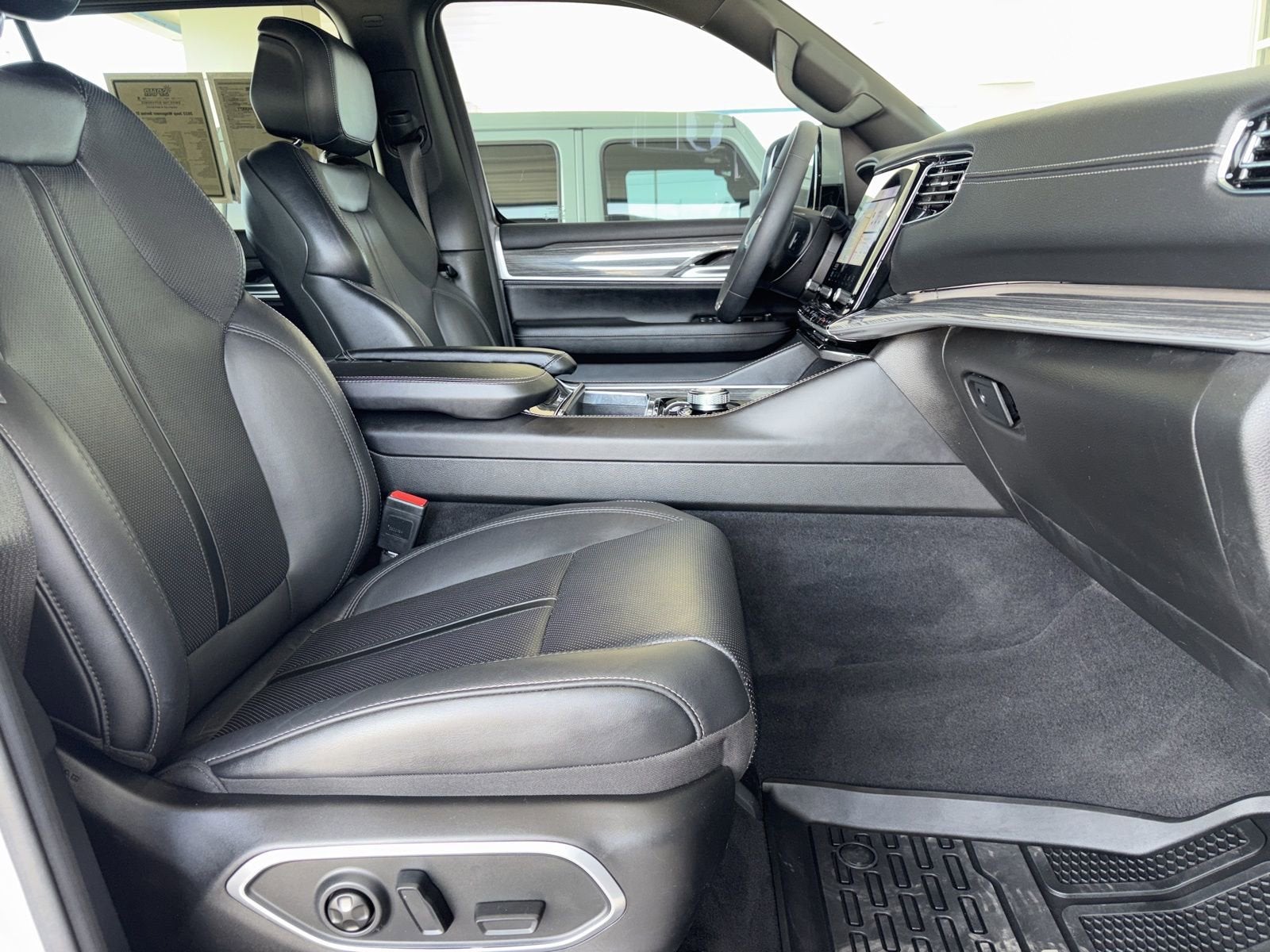 2022 Jeep Wagoneer Series II